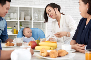 I can spoon -How to Adjust Baby Meals to Fit Your Family’s Lifestyle: Easy Tips